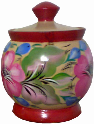 Шкатулка под мёд на белом фоне