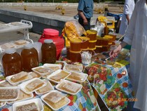 Мёд в пенопластовых тарелочках