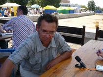 Председатель общества пчеловодов Ломаев Гелий Васильевич