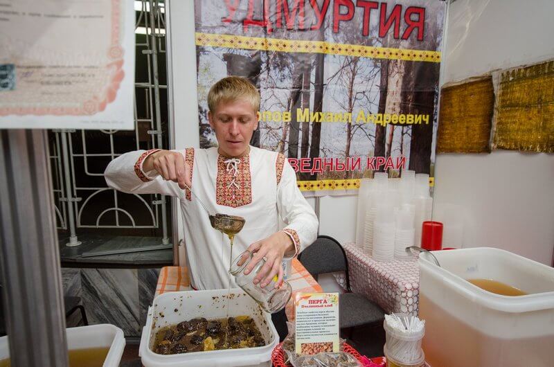 На ярмарке пчеловодов Удмуртии Антропов Михаил Андреевич