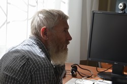 Старенький пчеловод