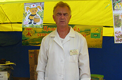 Глазов. Толкачев Ю.Н. на ярмарке в Ижевске со своей продукцией